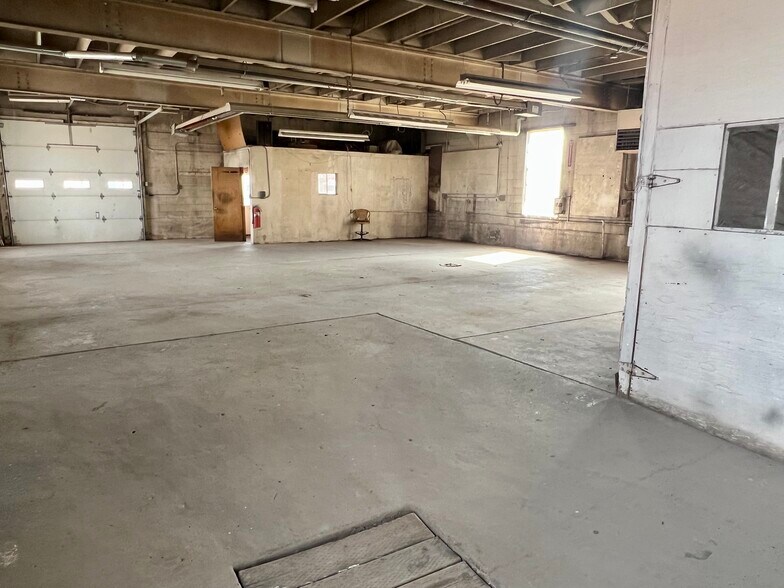 More Photos Of 524 Warren St, Thermopolis Industrial For Sale