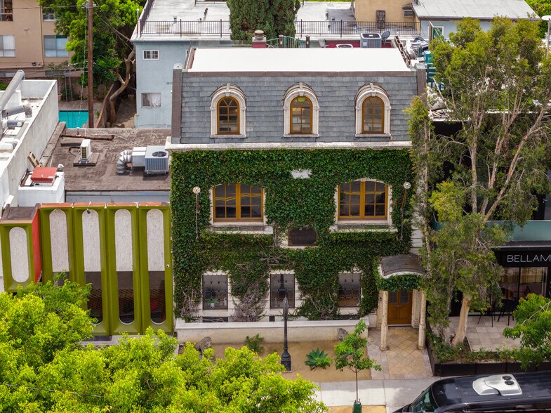 More Photos Of 8752 Holloway Dr, West Hollywood Loft Creative Space For Lease