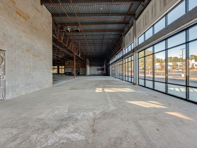 More Photos Of 801 E Arrowood Rd, Charlotte Office For Lease