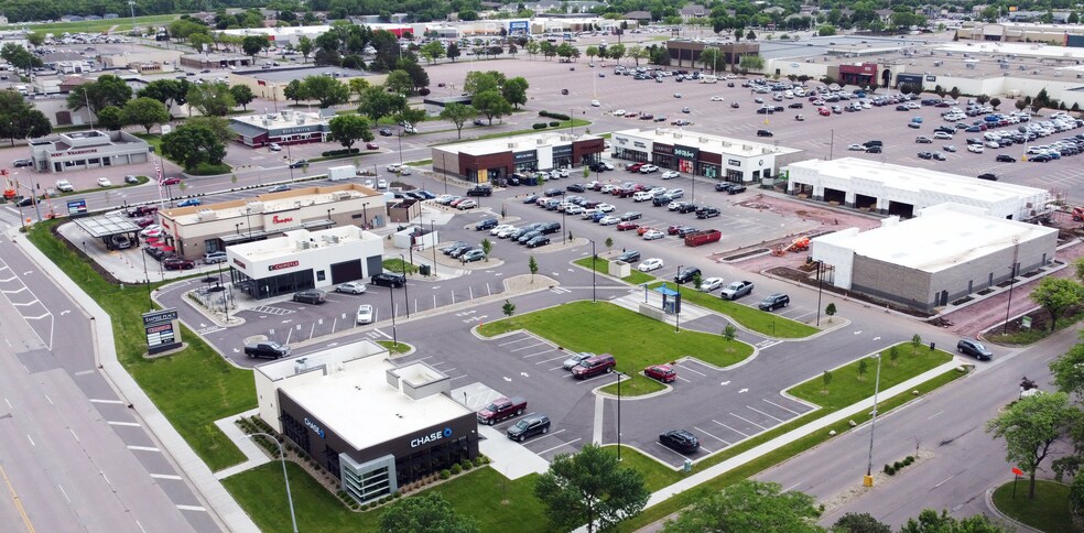 More Photos Of 4101 W 41st St, Sioux Falls Storefront For Lease