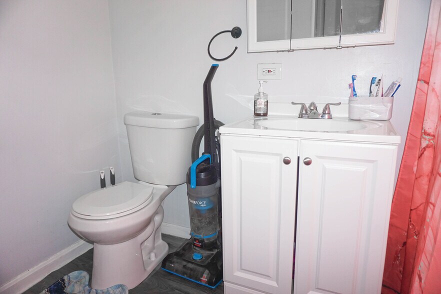 More Photos Of 257 Washington St NW, Warren Multifamily For Sale