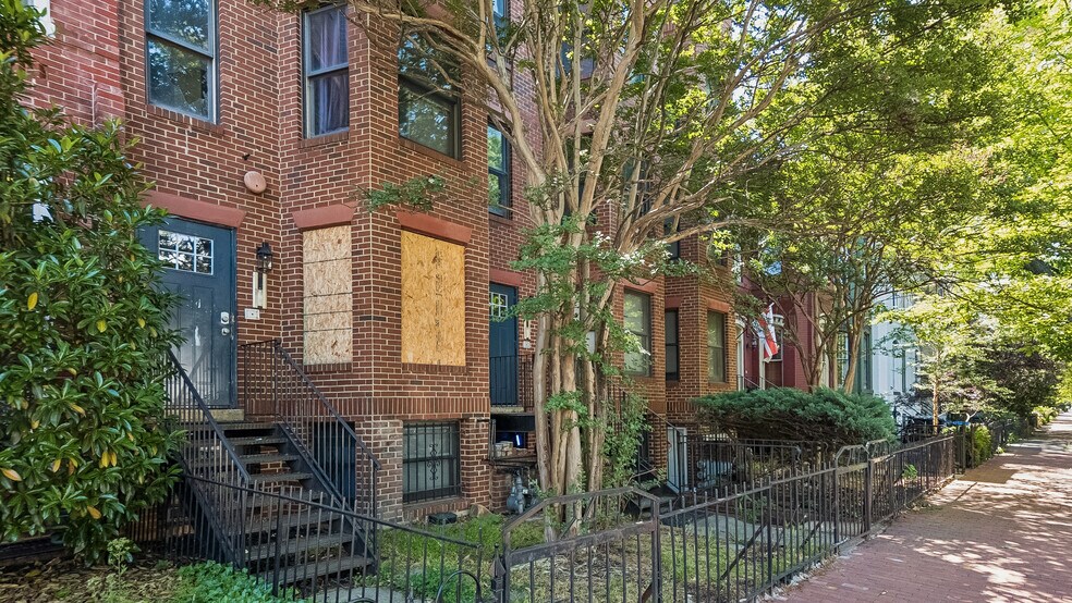 More Photos Of 245-249 8th St NE, Washington Apartments For Sale