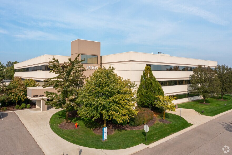 More Photos Of 34505 W 12 Mile Rd, Farmington Hills Unknown For Lease
