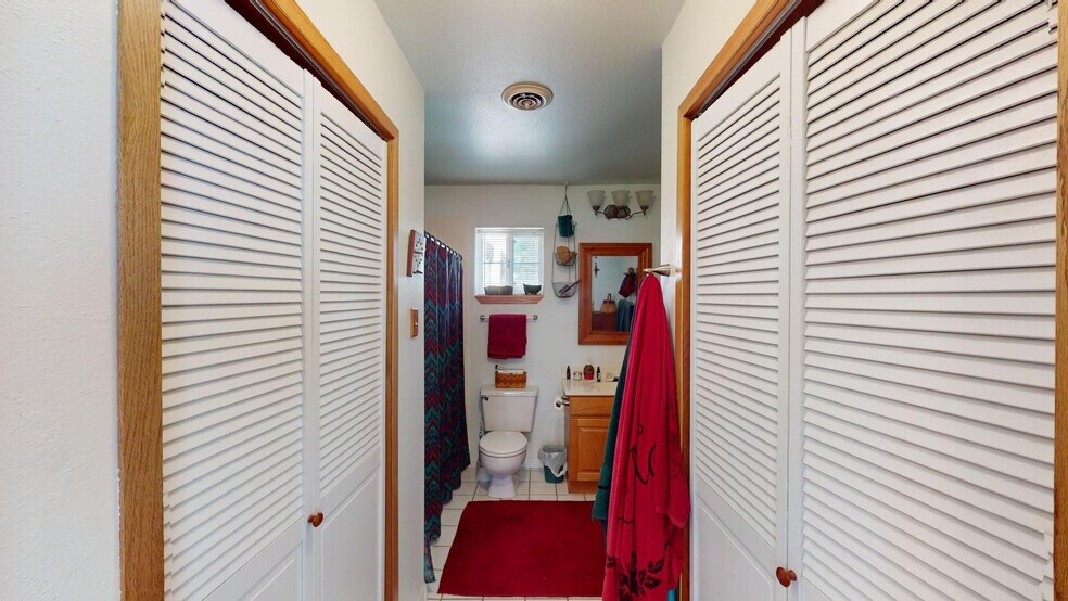 More Photos Of 1804 E College Blvd, Roswell General Retail For Sale