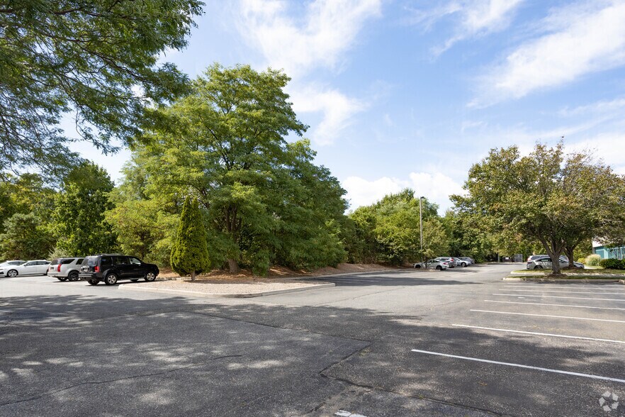 More Photos Of 3275 Veterans Memorial Hwy, Ronkonkoma Unknown For Lease