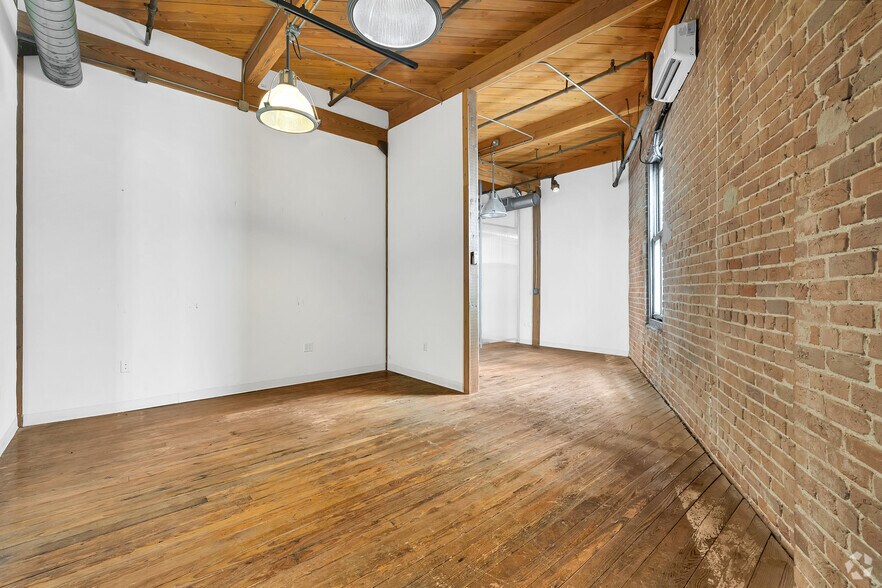 More Photos Of 1113 Vine St, Houston Loft Creative Space For Lease