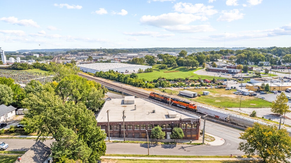 More Photos Of 6100 Wilson Ave, Kansas City Warehouse For Sale