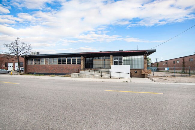 More Photos Of 150 Rio Grande Blvd, Denver Warehouse For Sale