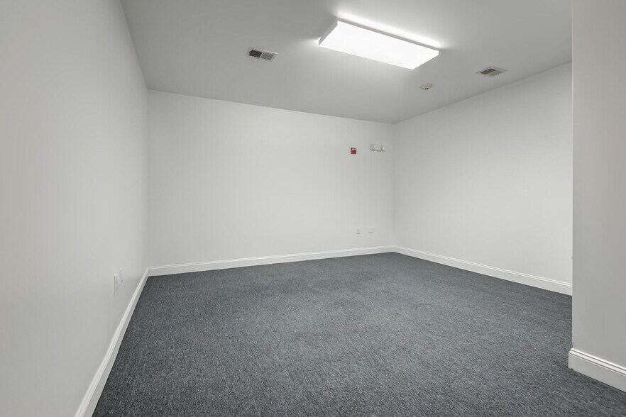 More Photos Of 5981-5985 Columbia Pike, Falls Church Medical For Sale