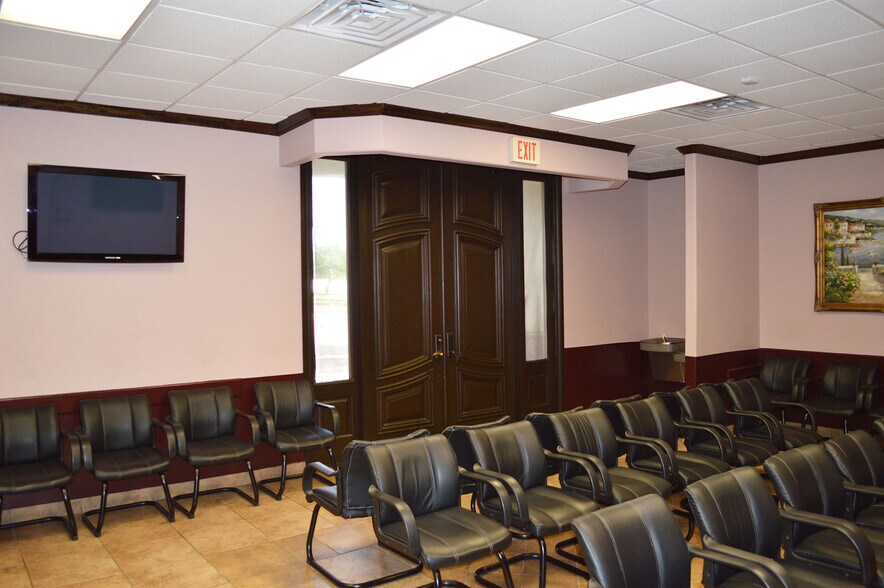 More Photos Of 10410 Medical Loop, Laredo Medical For Sale