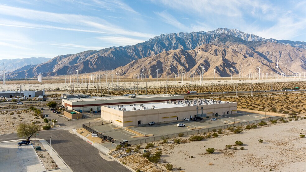 More Photos Of 19533 McLane St, Palm Springs Distribution For Sale