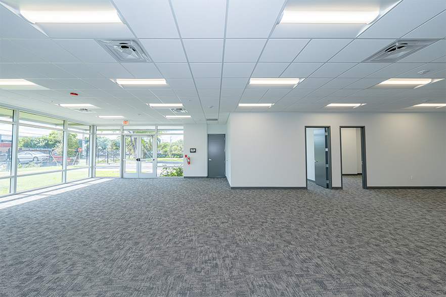 More Photos Of 3055 Burris Rd, Davie Unknown For Lease