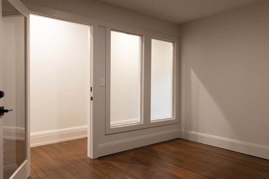 More Photos Of 401-403 Scott Blvd, Covington Storefront Retail Residential For Lease