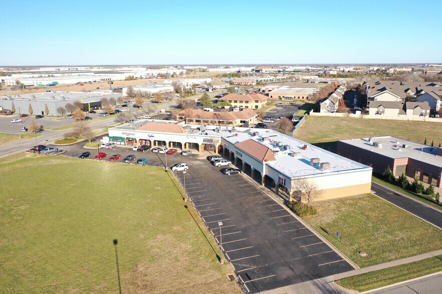 More Photos Of 8343 E 32nd St N, Wichita Office For Lease