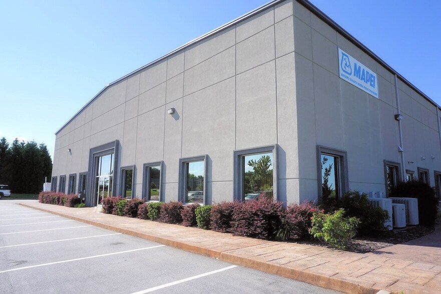 More Photos Of 200 Overhill Dr, Mooresville Light Manufacturing For Lease