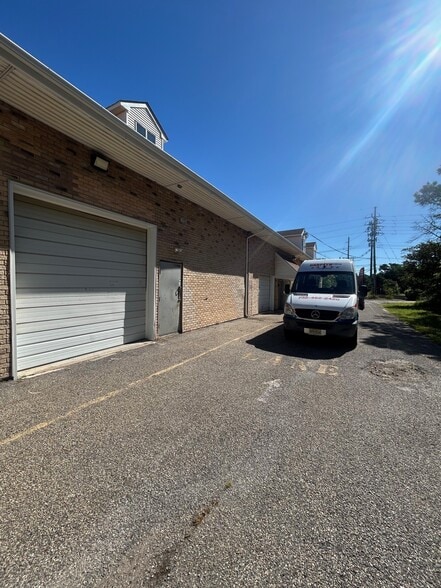 More Photos Of 24 Brick Blvd, Brick Freestanding For Lease