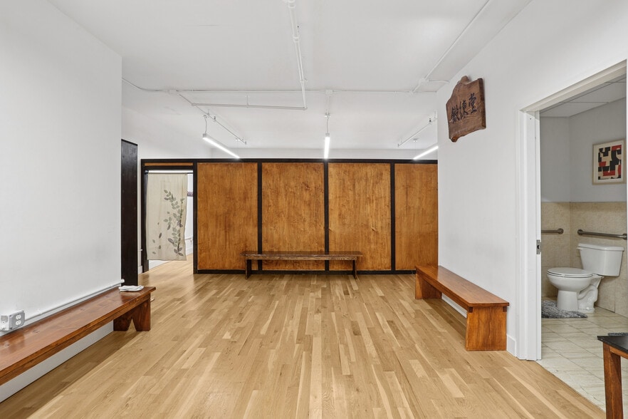 More Photos Of 6 Saint Marks Pl, New York Storefront For Sale