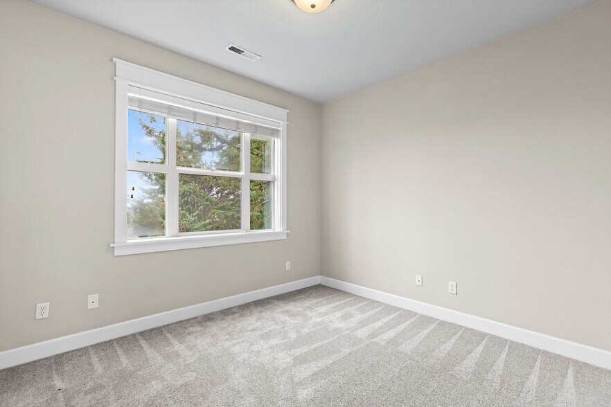 More Photos Of 9414 SE Causey Ave, Happy Valley Apartments For Sale