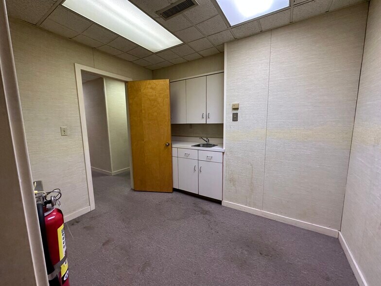 More Photos Of 2630 E Chestnut Ave, Vineland Medical For Sale
