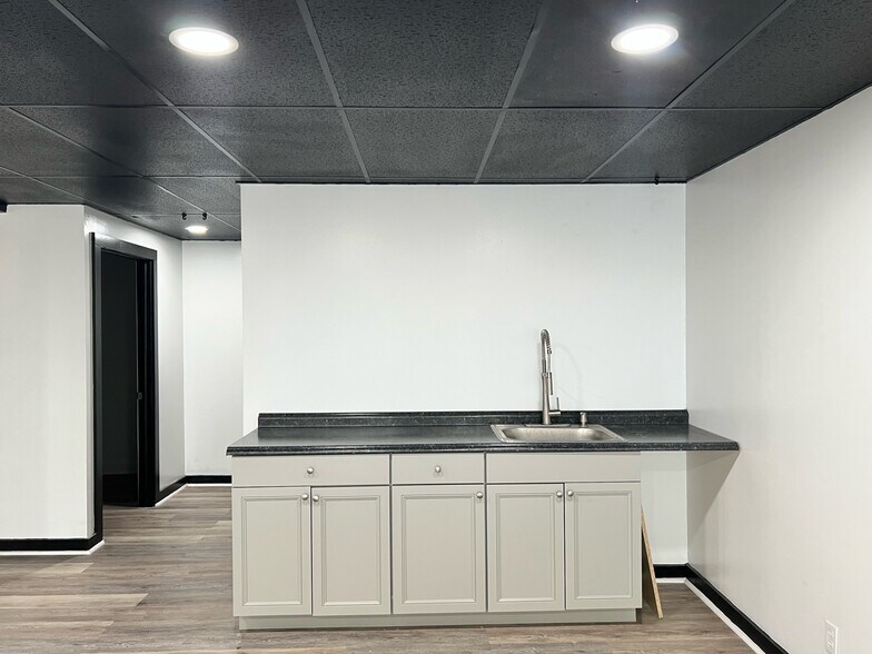 More Photos Of 234 W Main St, Monongahela Storefront Retail Residential For Lease