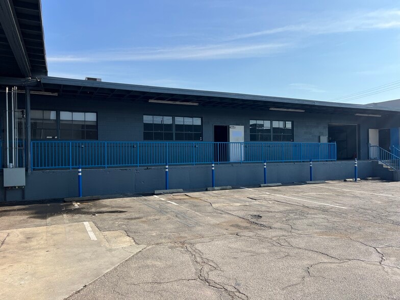 More Photos Of 315 S Flower St, Burbank Warehouse For Lease