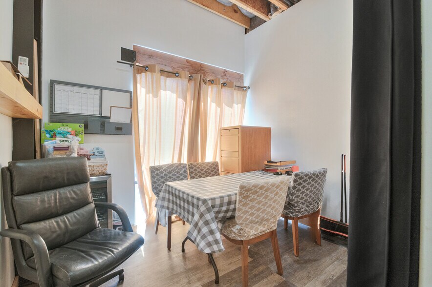 More Photos Of 203-205 W Central Ave, Lompoc Loft Creative Space For Sale