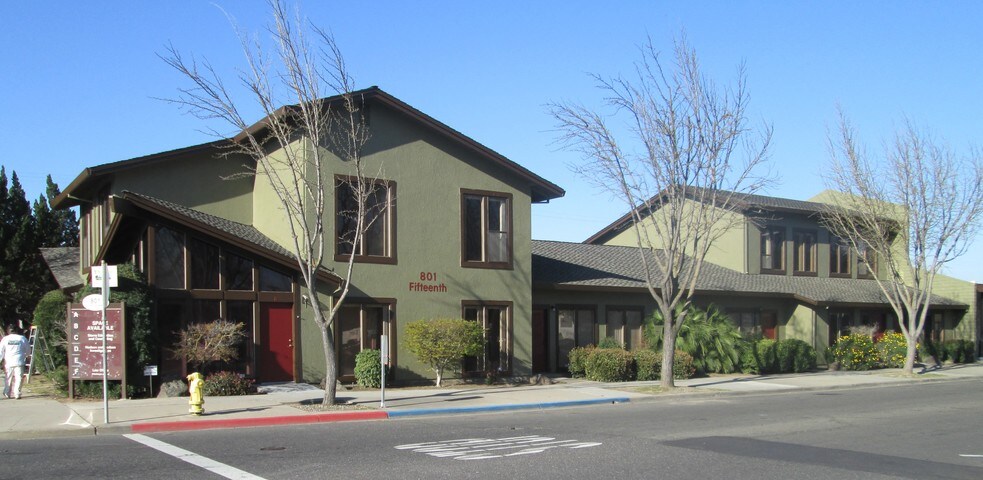 Primary Photo Of 801 15th St, Modesto Office For Lease