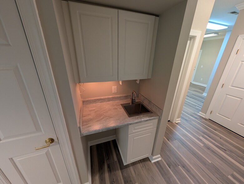 More Photos Of 1220 SE Maynard Rd, Cary Coworking Space