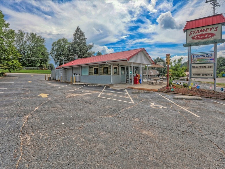 More Photos Of 1111 E Main St, Franklin Restaurant For Sale