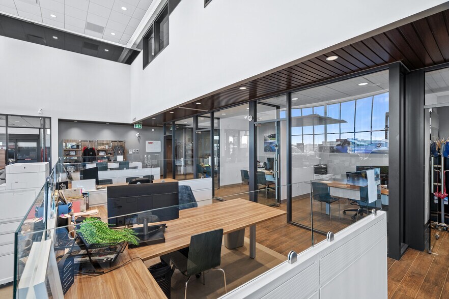 More Photos Of 2202 50 Av, Lloydminster Auto Dealership For Sale