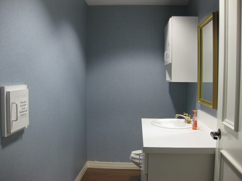 More Photos Of 712 N Washington Ave, Dallas Medical For Lease