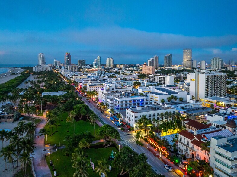 More Photos Of 124 11th St, Miami Beach Hotel For Sale