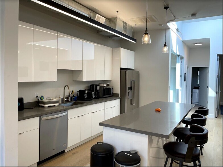 More Photos Of 260 Shipley St, San Francisco Warehouse For Sale