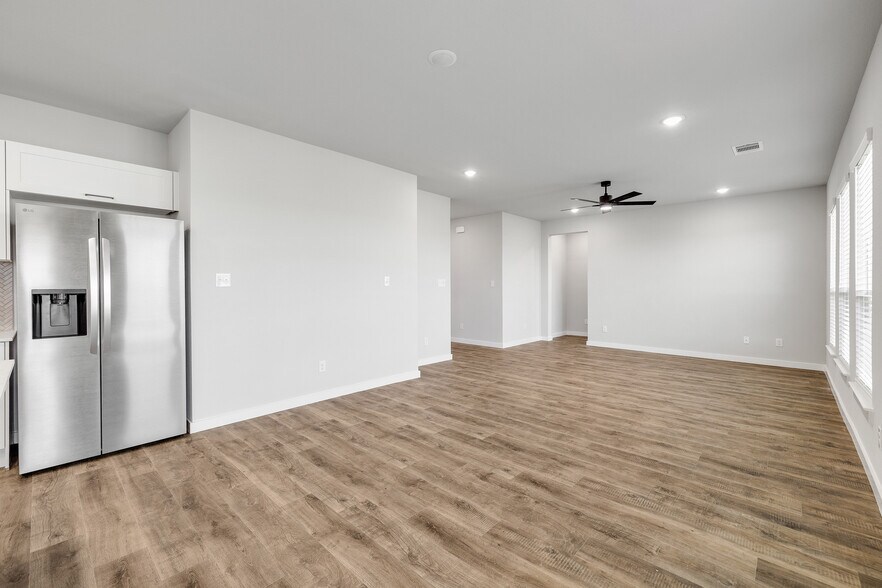 More Photos Of 4059 Clovis St, Midlothian Multifamily For Sale