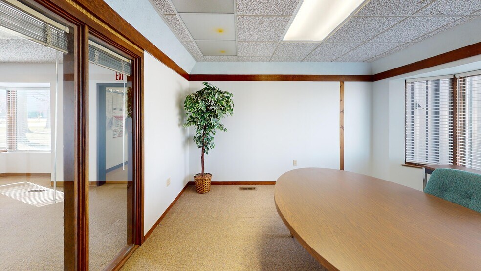 More Photos Of 2859-2867 W Jolly Rd, Okemos Service For Lease