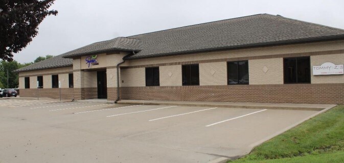 More Photos Of 124 Springfield Ct, O'Fallon Medical For Lease