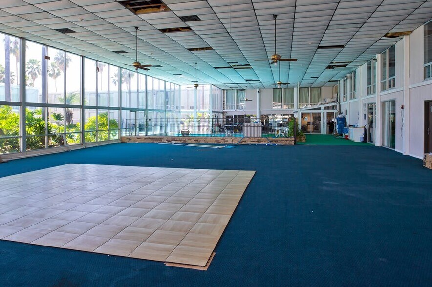 More Photos Of 910 Corn Products Rd, Corpus Christi Hotel For Sale