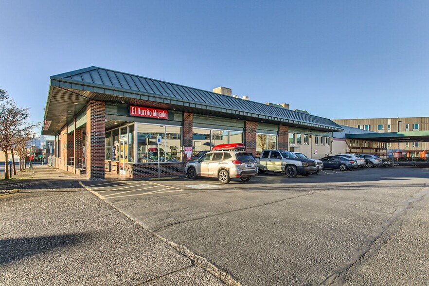 More Photos Of 808 Harney St, Vancouver Storefront Retail Office For Lease