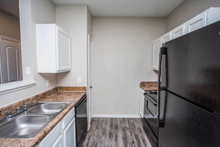 More Photos Of 2627 Oak Dr, Lubbock Apartments For Sale