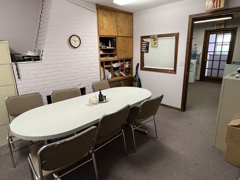 More Photos Of 2414 Boston Post Rd, Guilford Freestanding For Sale