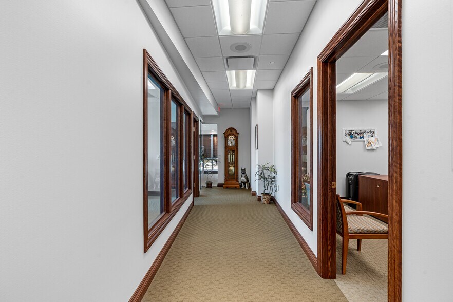 More Photos Of 4400 Calumet Ave, Manitowoc Office For Sale