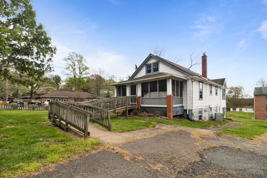 More Photos Of 5001 Backlick Rd, Annandale Religious Facility For Sale