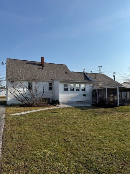 More Photos Of 7439 Tyler Blvd, Mentor Veterinarian Kennel For Sale
