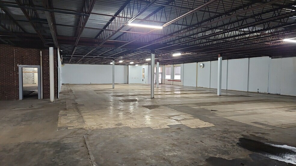 More Photos Of 131 E 1st Ave, Derry Warehouse For Lease