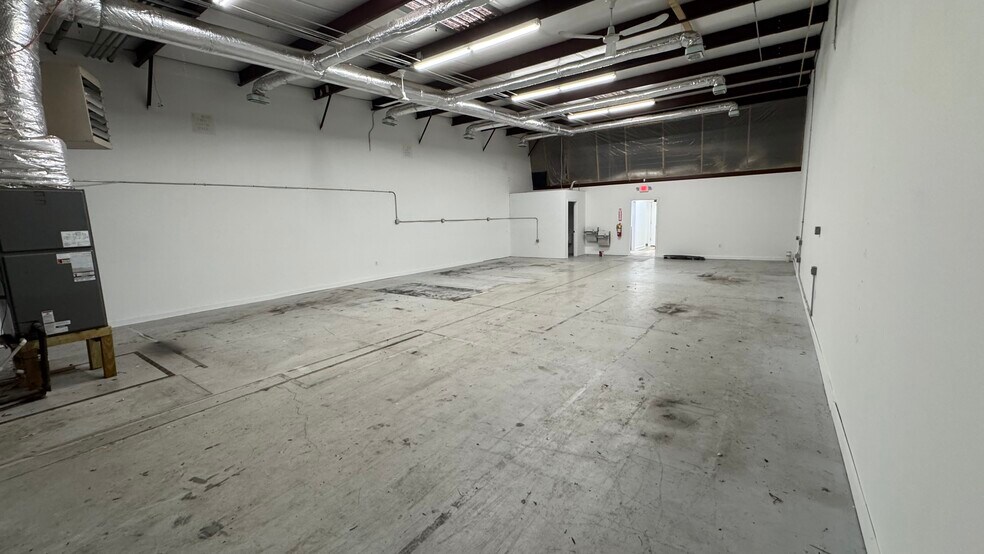 More Photos Of 6065 Parkway North Dr, Cumming Distribution For Sale