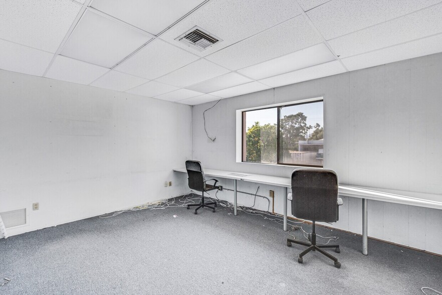 More Photos Of 826 W Santa Anita Ave, San Gabriel Manufacturing For Lease