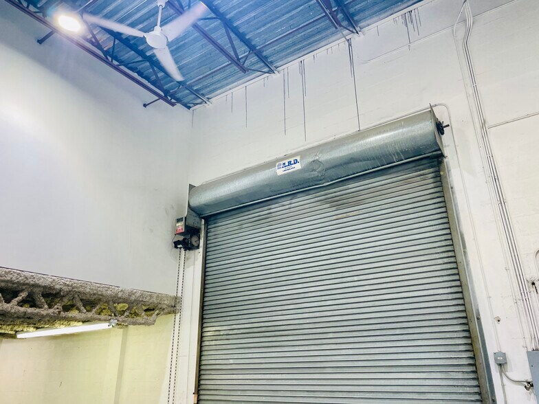 More Photos Of 1120-1140 NW 54th St, Fort Lauderdale Warehouse For Lease