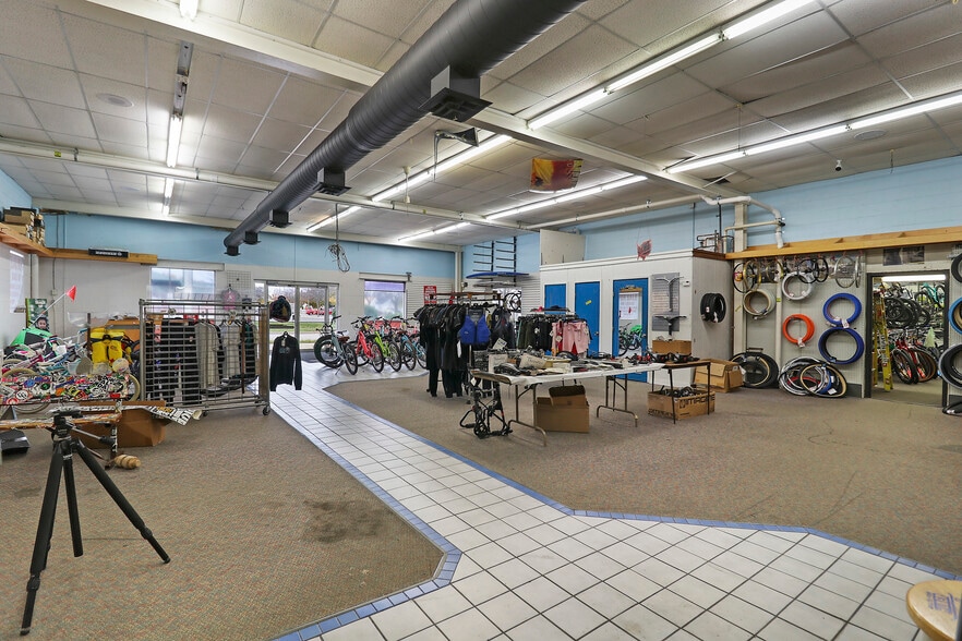 More Photos Of 2926 75th St, Kenosha Freestanding For Sale