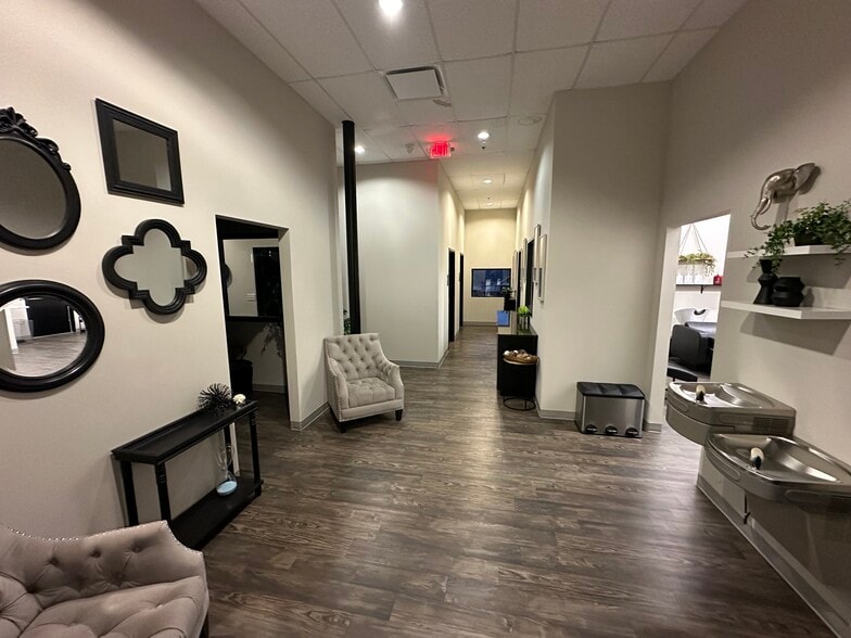 More Photos Of 7160 Justin Rd, Lantana Freestanding For Lease