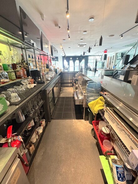 More Photos Of 128 Metropolitan Ave, Brooklyn Restaurant For Lease